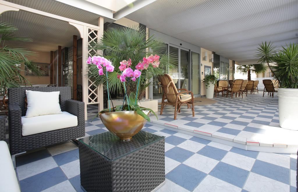 Hotel Venezia ริมินี ภายนอก รูปภาพ